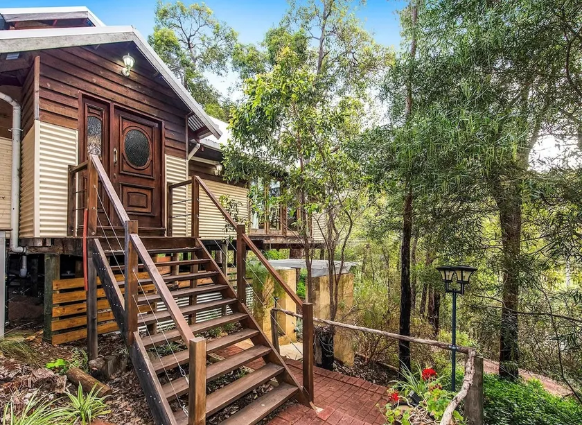 Bickley Tree Stay - Image 1