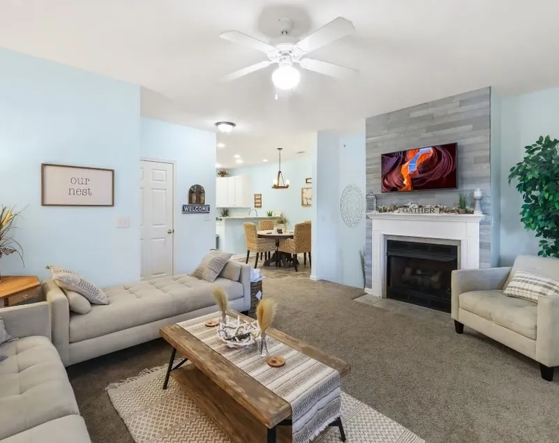Updated 2BR condo with balcony - Image 1