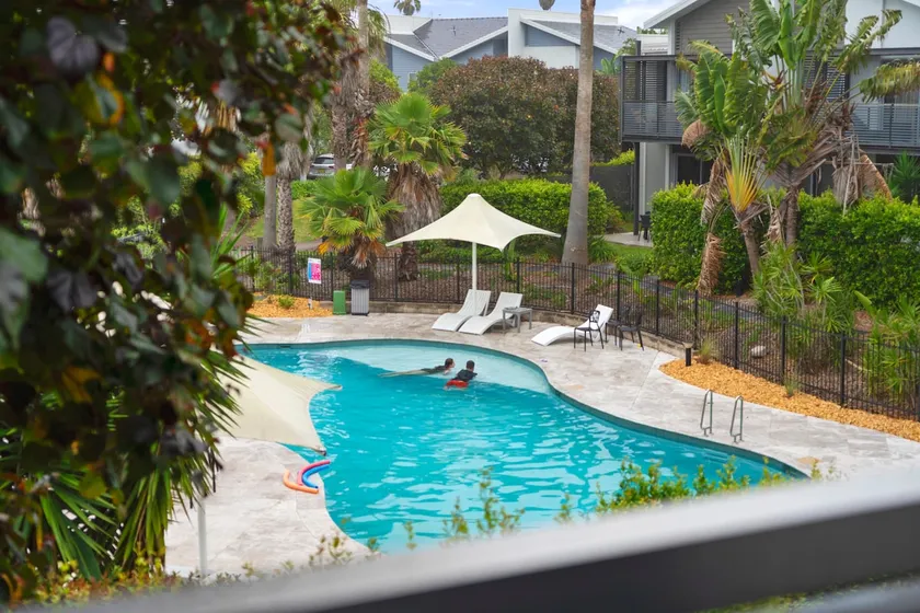 3BDRM Coastal Oasis in Magenta - Image 1