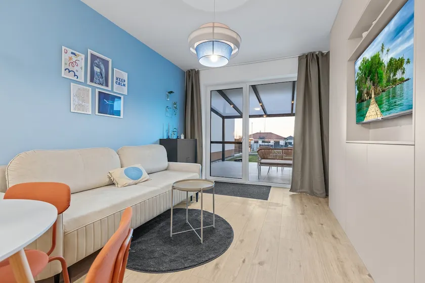 Cozy Apt w AC, Garden & Parking - Image 1