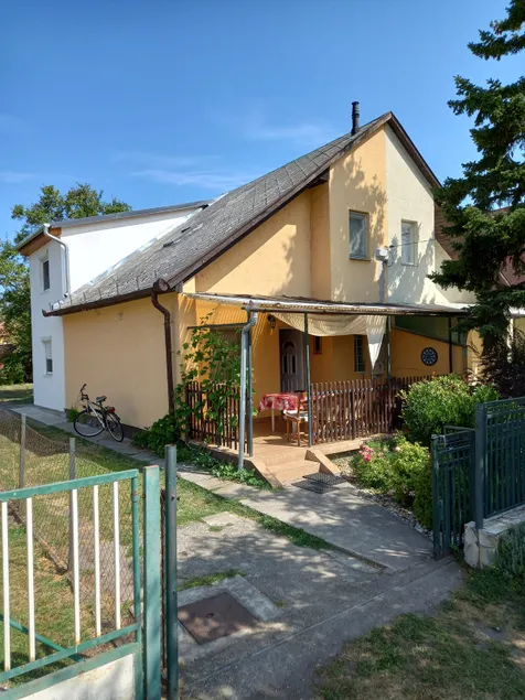 Csalogány Villa Balatonboglár - Image 1