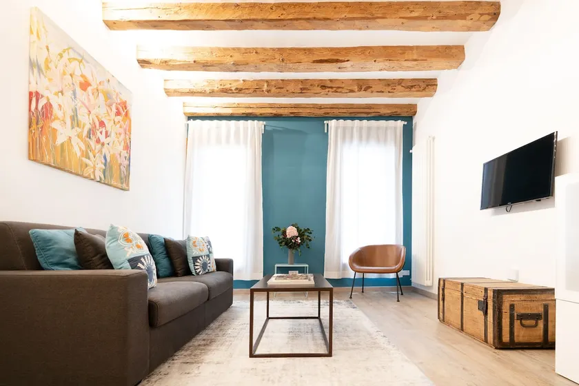 Boutique Suite | 10 min Station | 15 min Rialto - Image 1