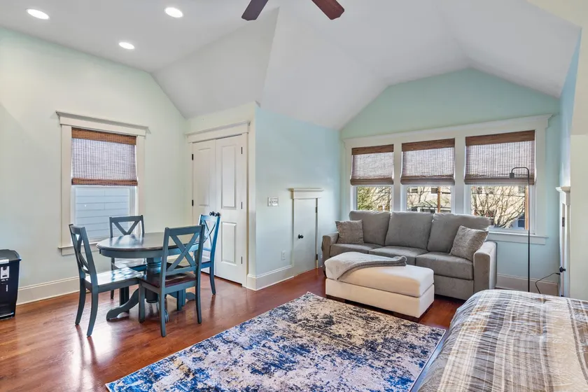 Cozy Studio Loft| Soda Pop District| Walk Downtown - Image 1