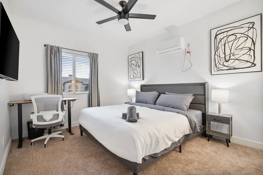 Chic 1-Bedroom Retreat - Phoenix - Image 1