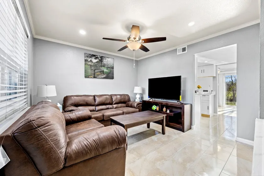 Two-Story Apartment in Irving - Image 1