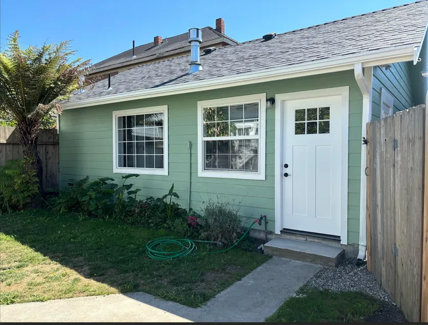 Garden Cottage - Image 1