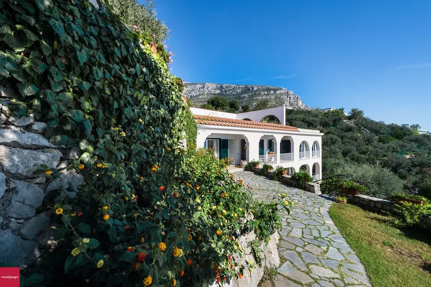 Il Nibbio, 10 km from Positano - Image 1