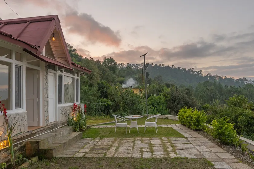 House of Hive | 5BR Himalayan Retreat By Homeyhuts - Image 1