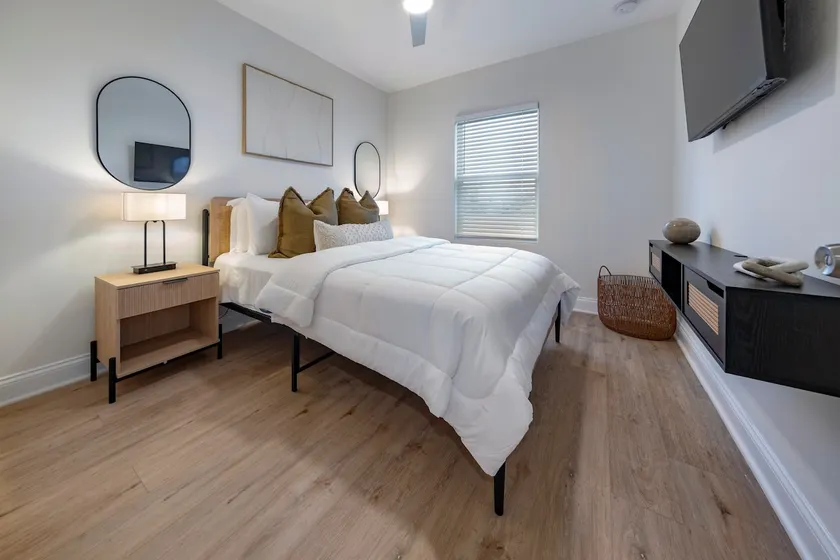 35% Off- Modern Downtown Orlando Getaway - Image 1