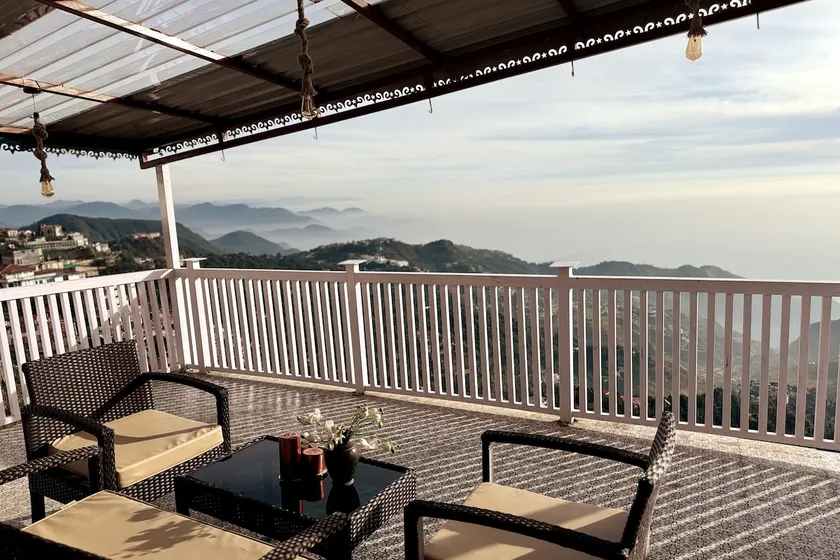 Slice of Heaven - In the heart of Queen of Hills - Image 1