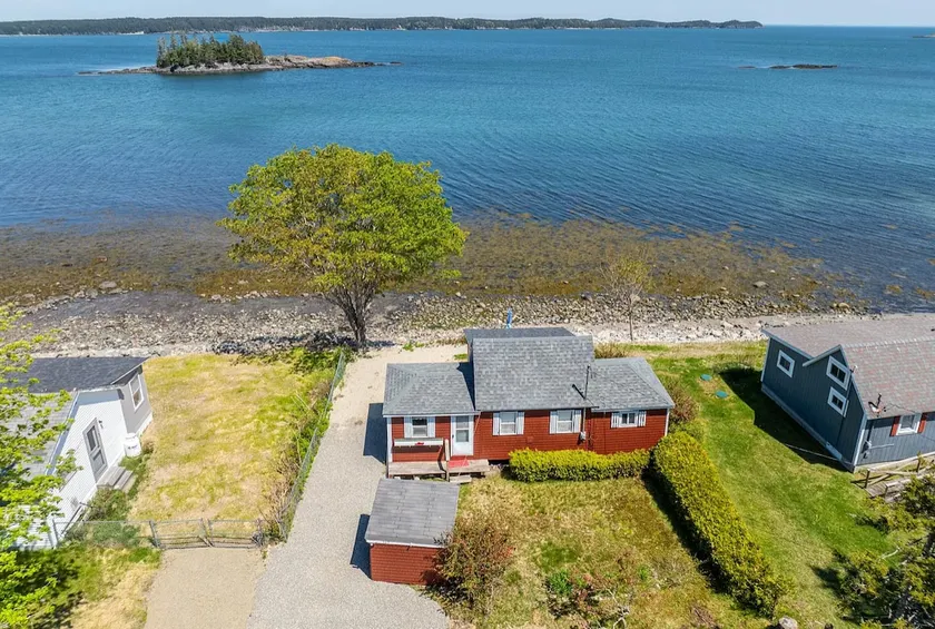 Sandy River Beach Cottage - Image 1