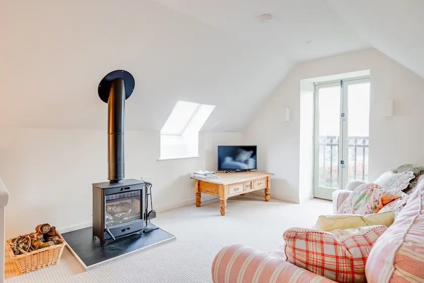 Charming Coach House Retreat Near Sherborne Abbey - Image 1