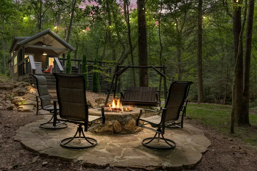 Creekside Hideaway - Peaceful tiny home w/ privacy - Image 1