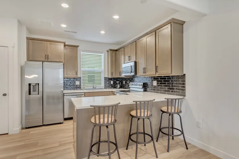 Cozy Downtown Townhome Retreat! - Image 1