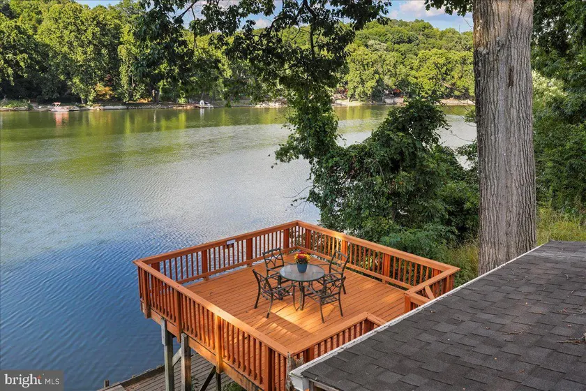 Rivers Edge: On the River, Breathtaking views! - Image 1