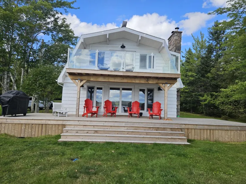 Rhea's Lake House - Image 1