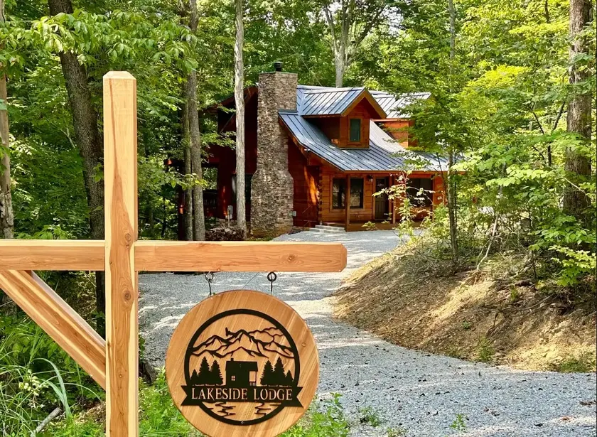 Lakeside Lodge Cabin - Image 1