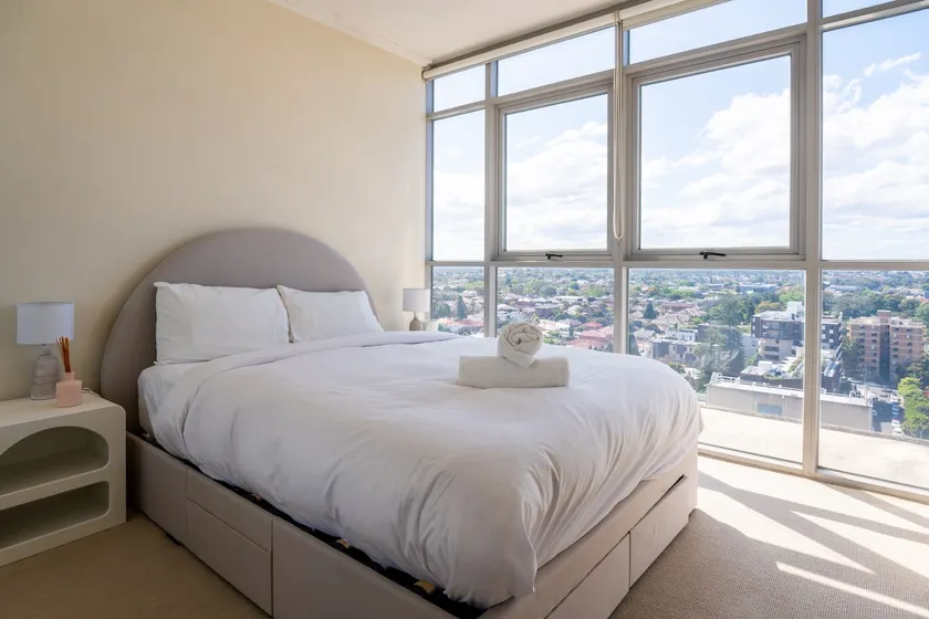 Comfy 1BDR Apartment 3min to Train Station Burwood - Image 1