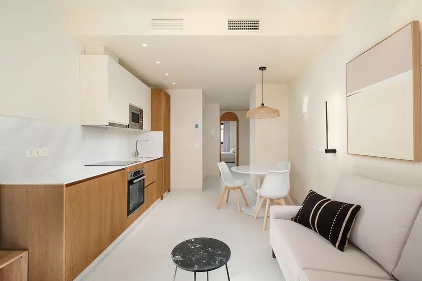 Enjoy Prime Location Flat/Quiet. - Image 1