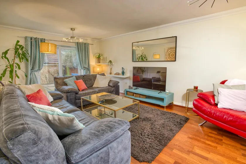 Charming Getaway Near Central Lincoln - Pass the Keys - Image 1