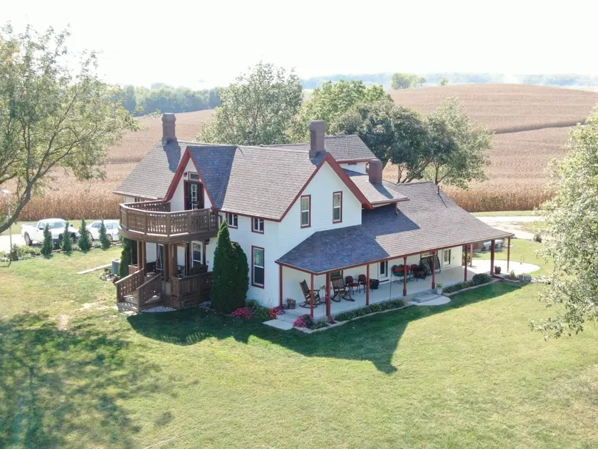 Atchison 1870 Farmhouse - Image 1