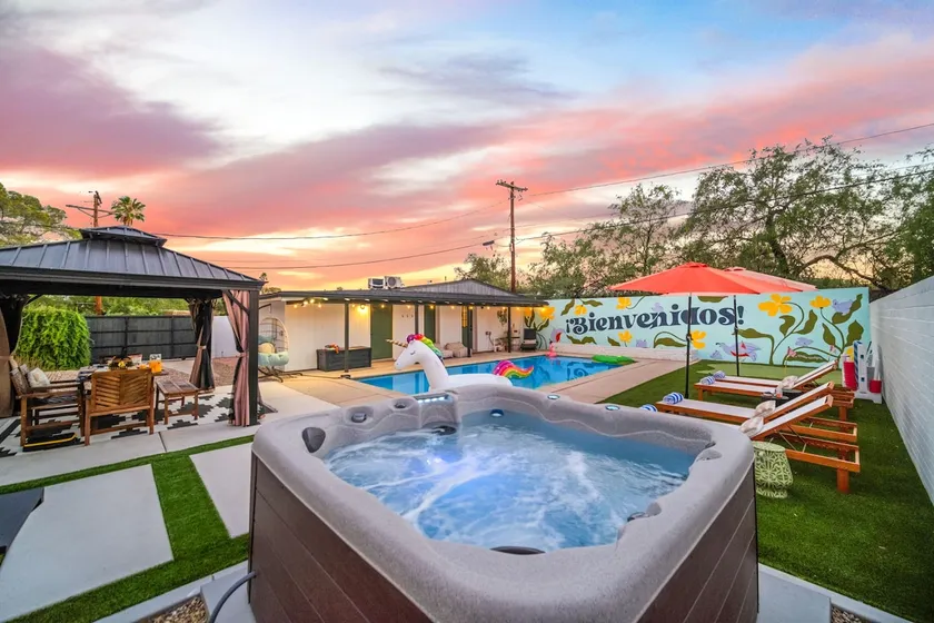 Designer Home with Guest House, Pool, Hot Tub - Image 1