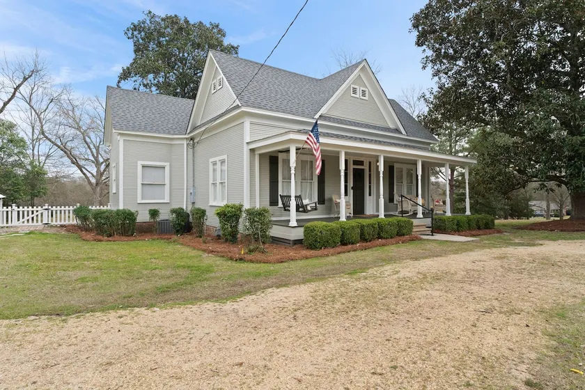 Historic home, Walk-bike trail, Porches & Fire pit - Image 1