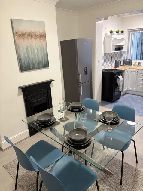 Cosy 2-bed NR New Cross Hospital - Image 1