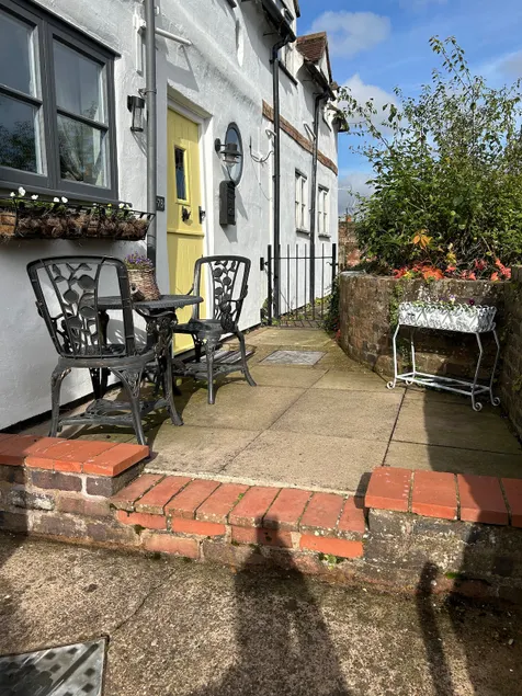 Daisy cottage in cartway - Image 1