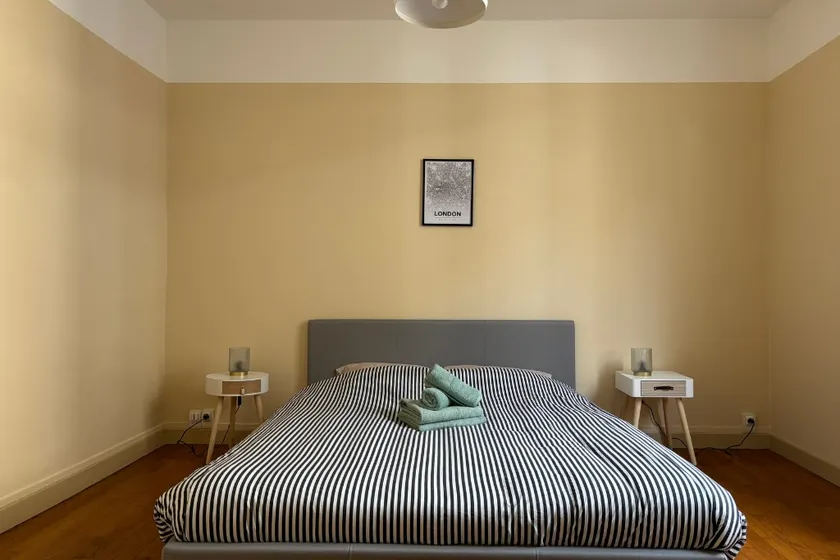The Little Cats – right in the heart of the city, 8 guests - Image 1
