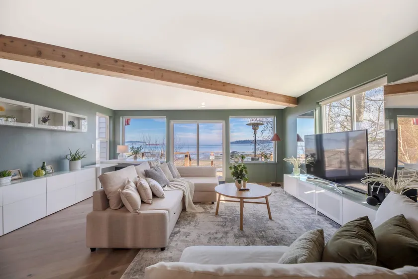 Beachside Haven | 2b 2.5b | Tranquil Retreat - Image 1
