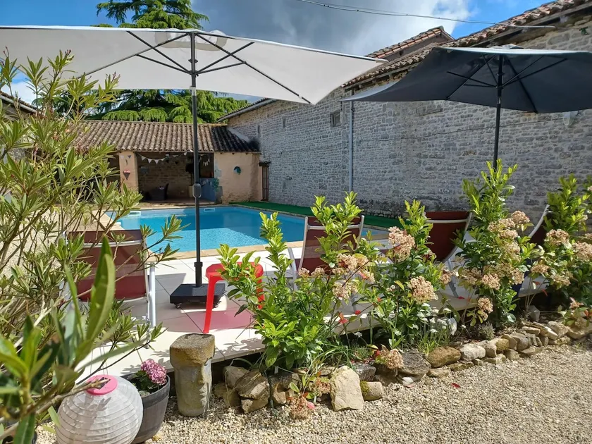 Wisteria - sleeps 4 - shared pool - Image 1