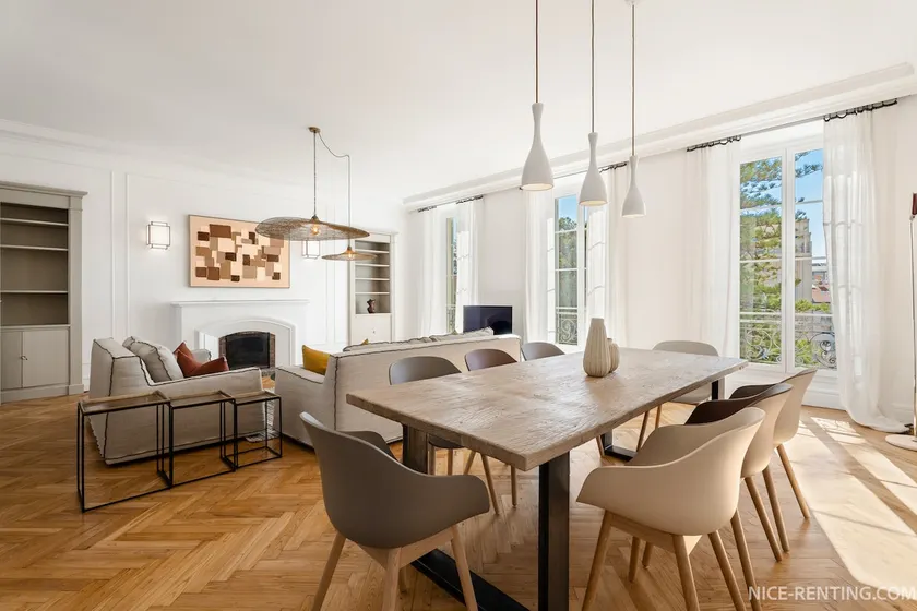 Nice Renting - VICTOR - Historic Palace Luxury 3 Bedrooms - Image 1