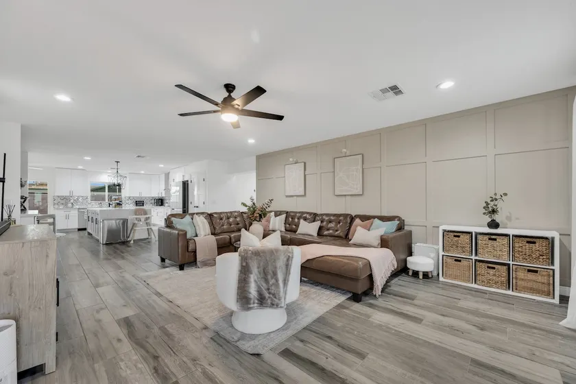 Beautiful Large 4-Bedroom Home w/Office near ASU - Image 1
