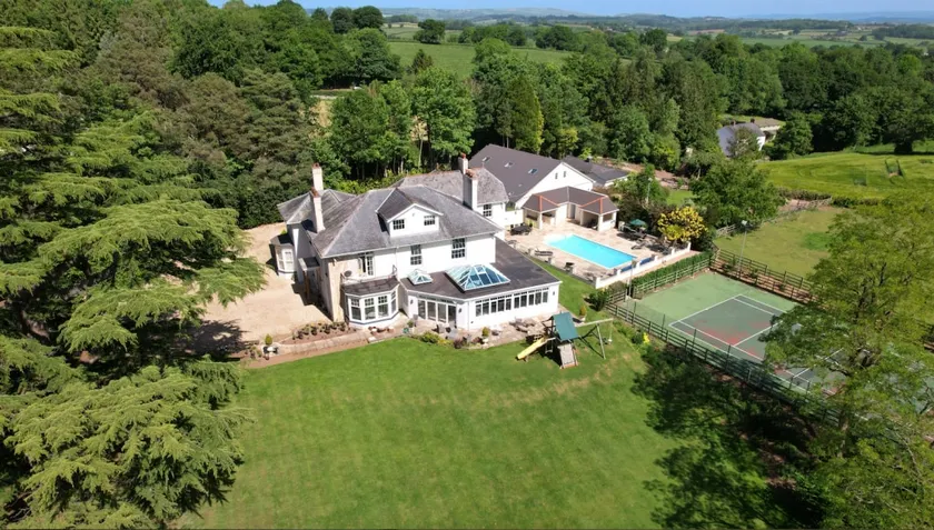 Sandfield House - Image 1