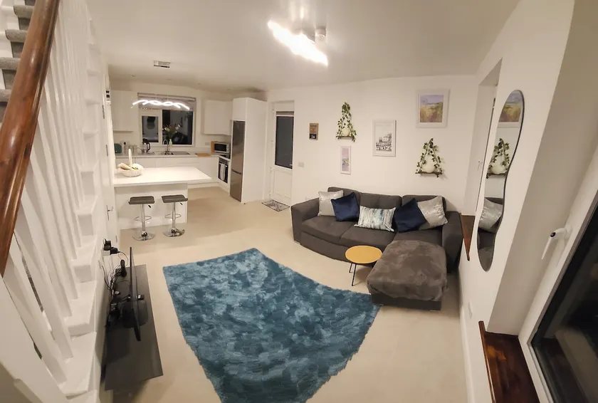 Riveredge Apartment - Image 1