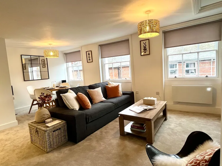 Charming 2B Georgian Flat in Historic Tring - Image 1