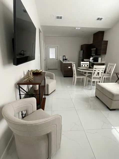 New Private Apartment in Weslaco - Image 1