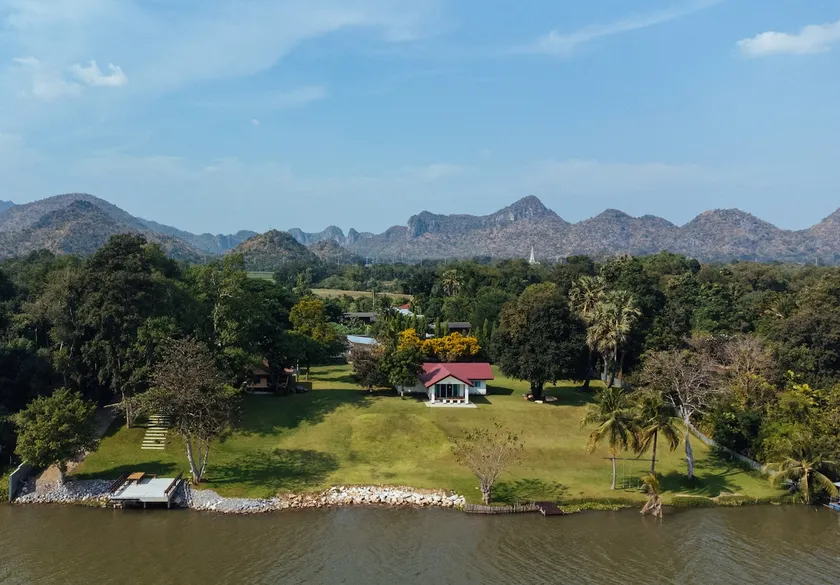 Baan-Suk-Square - Image 1
