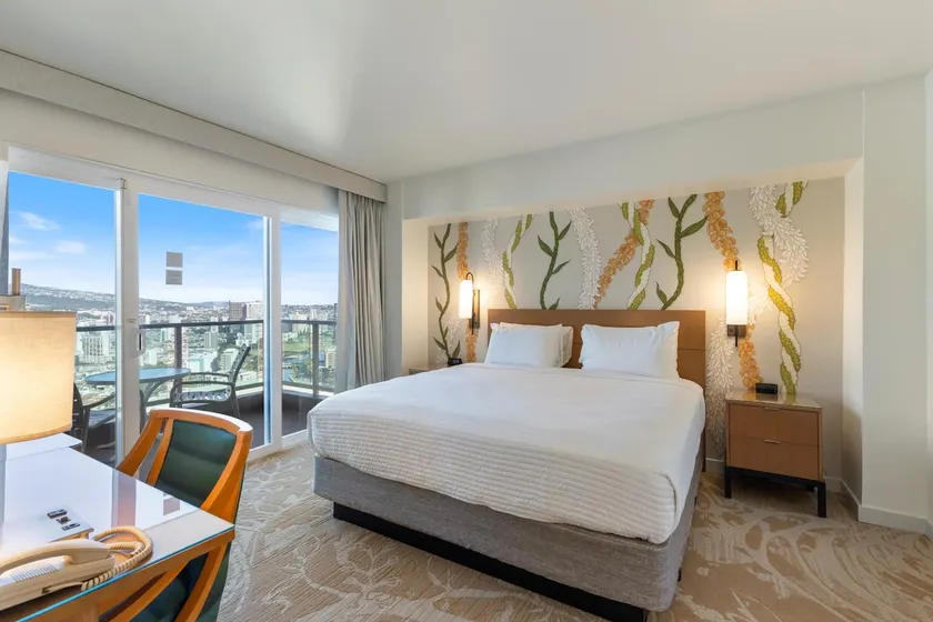 The Penthouse at Ala Moana Hotel - Executive Suite - Image 1