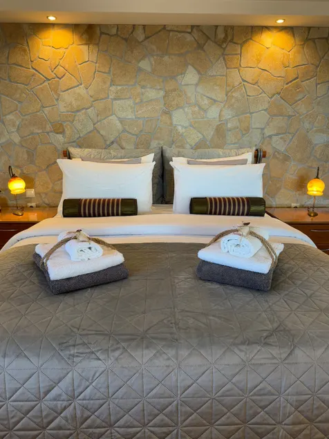 Inu # Wait 'N Sea, Jacuzzi, Luxury Stone House - Image 1