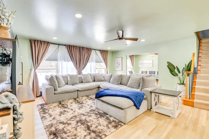 4-acre home on the DelawareRiver - Image 1