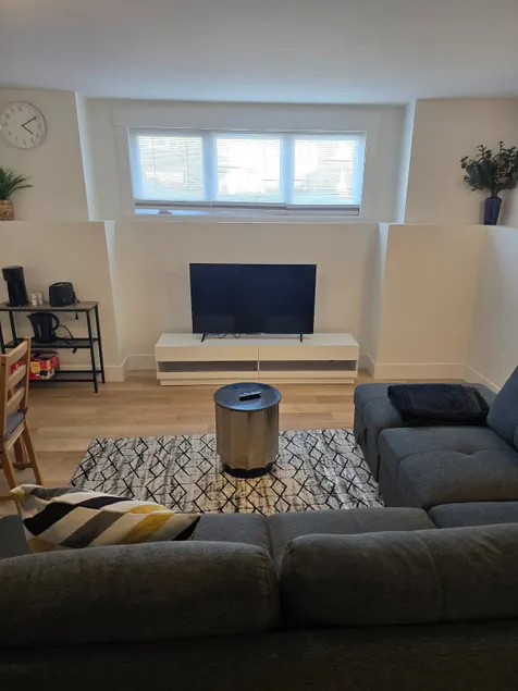 One bedroom Apt in Riverview - Image 1