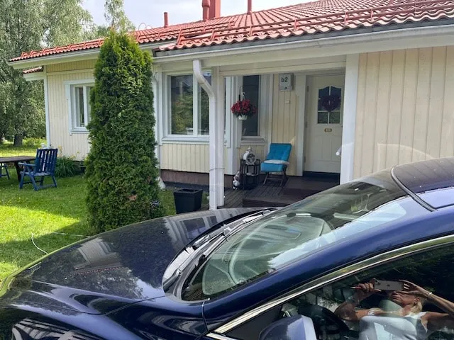 Beautiful bright duplex 5h+k+s, near airport - Image 1