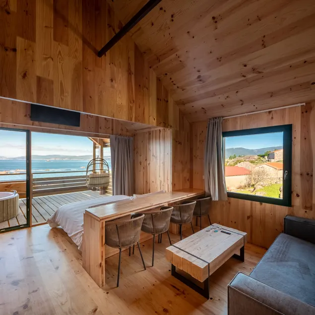 Cabins with ocean views in Costa da Morte - Image 1
