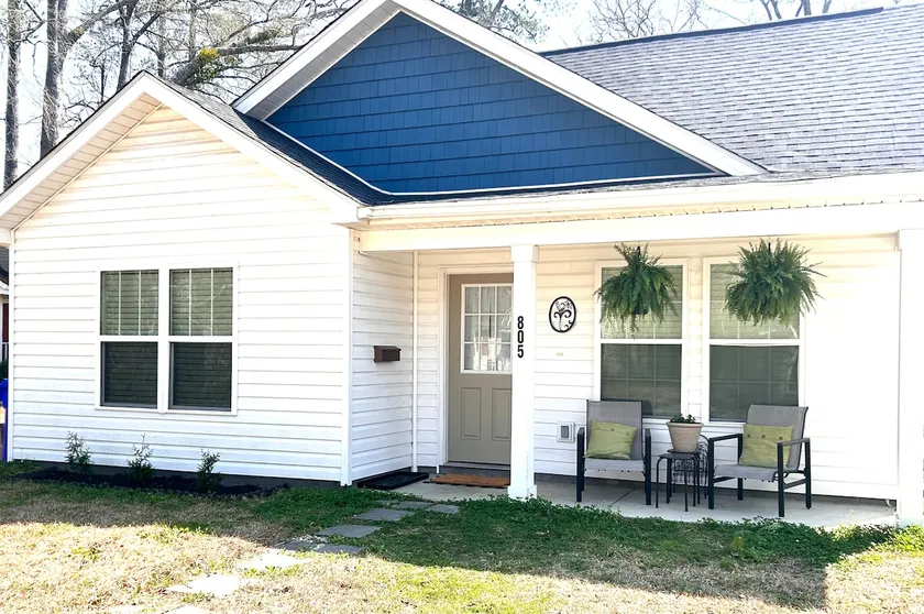 Boho-chic whole house Downtown Conway - Image 1