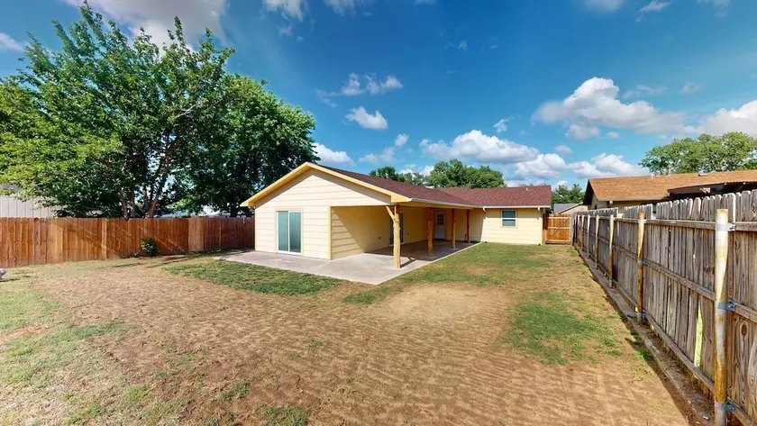 Entire home in Woodward OK - Image 1