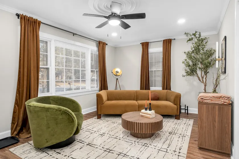 Modern cozy home ~ open concept - Image 1