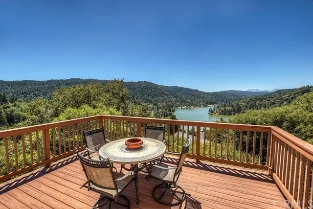 Best View of the Lake! Soo Cozy! - Image 1