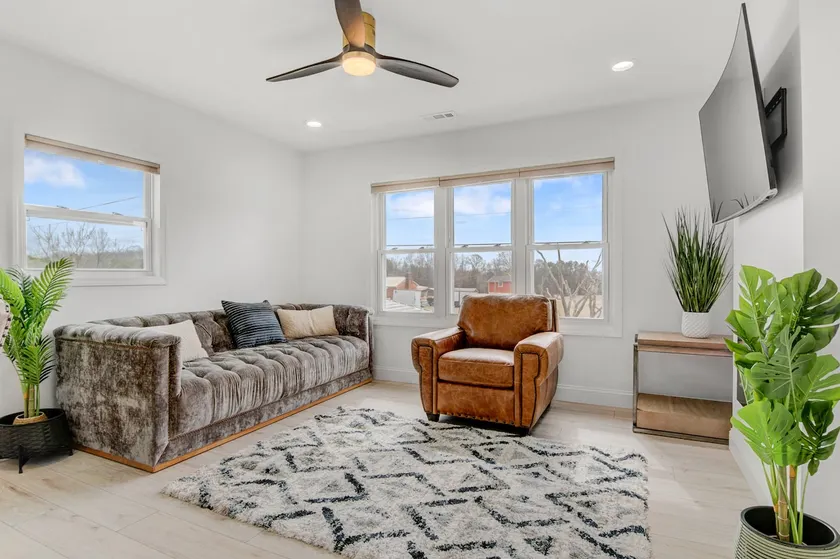 Cozy Home in Newton - Image 1